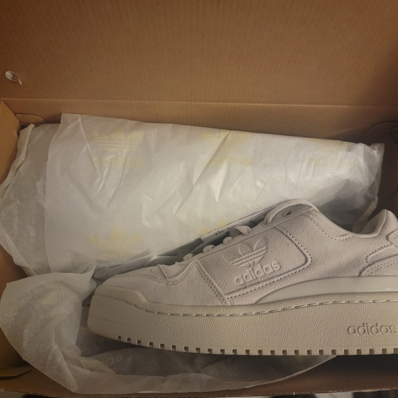 Adidas - Picture 5 of 6